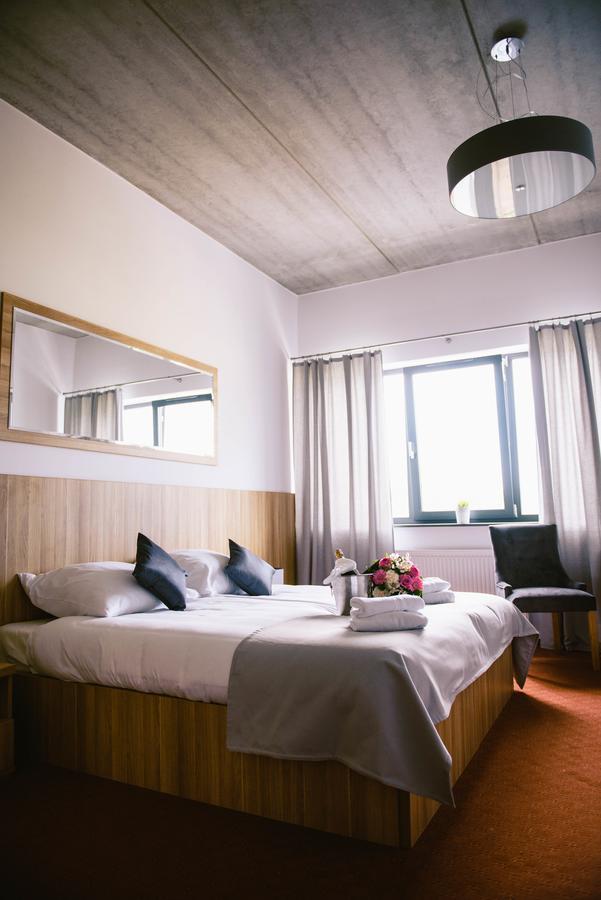 Hotel Turkovia Turek Extérieur photo