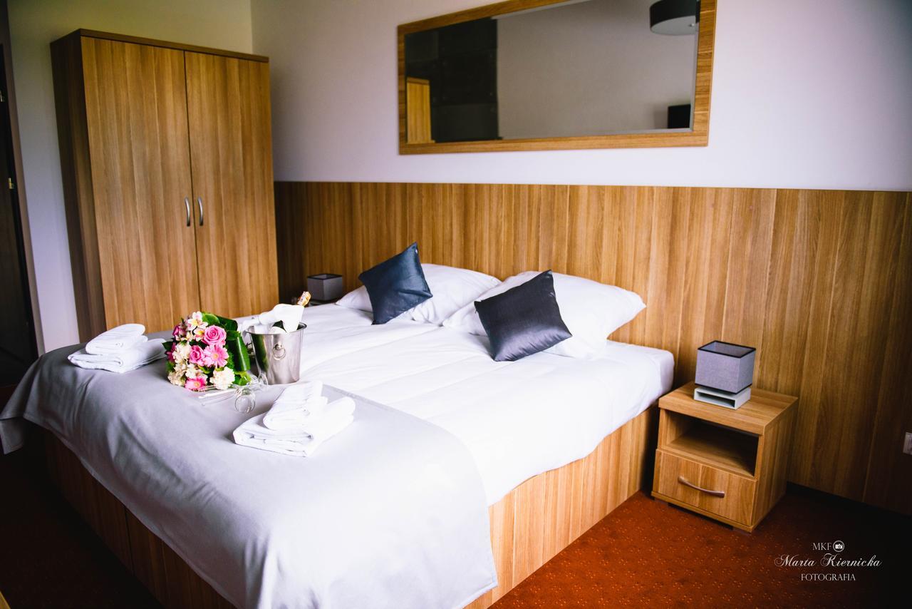 Hotel Turkovia Turek Extérieur photo